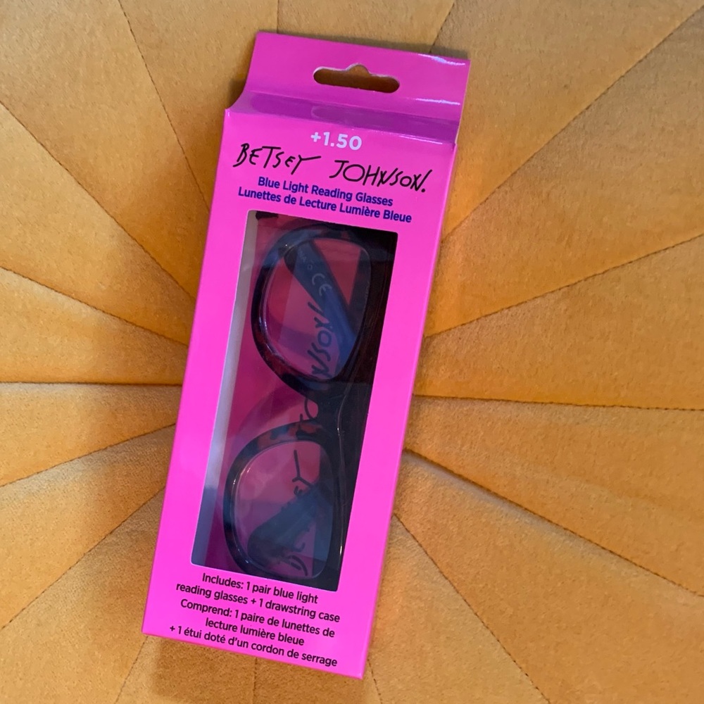 Betsey Johnson NWT 1.5 readers 1.50